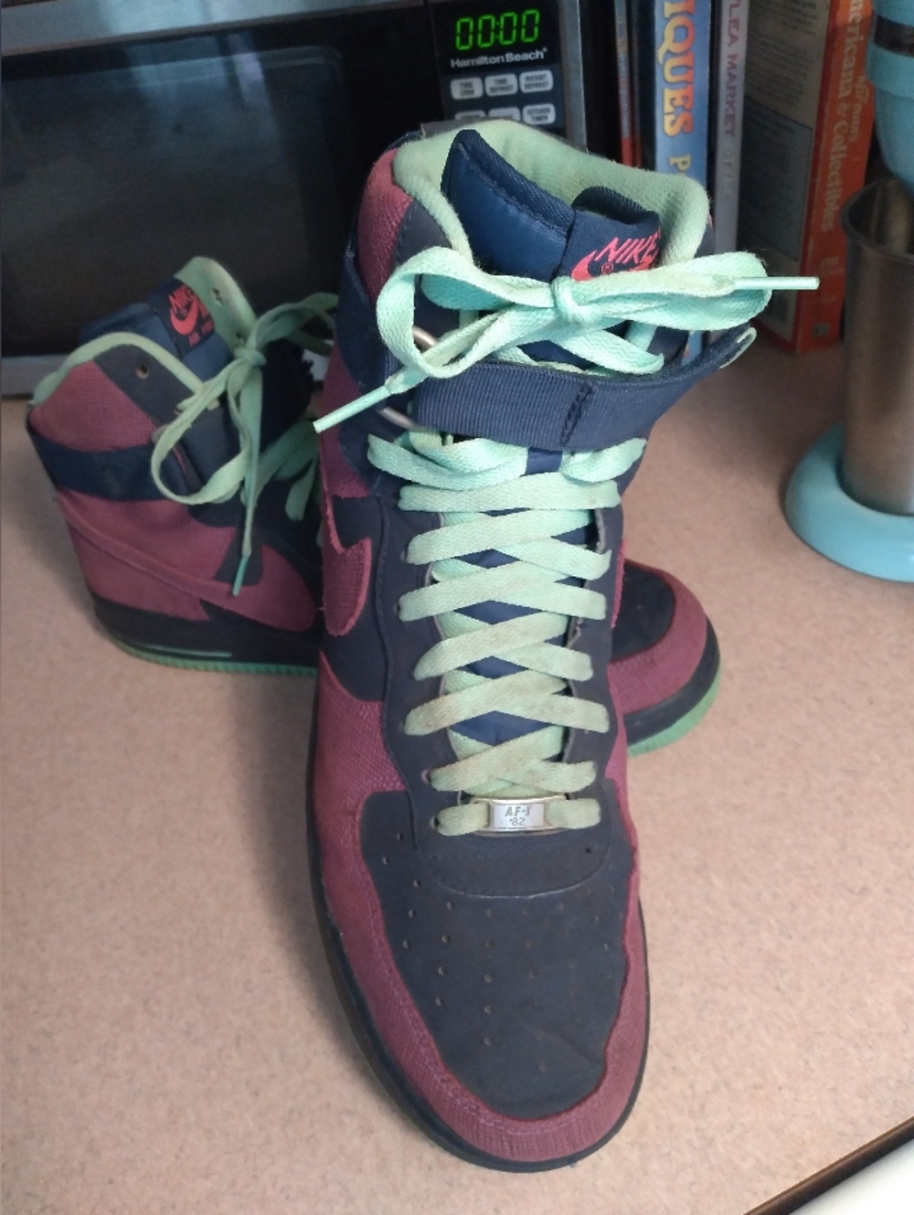 Nike Air Force 1 High - Picture 2 of 12